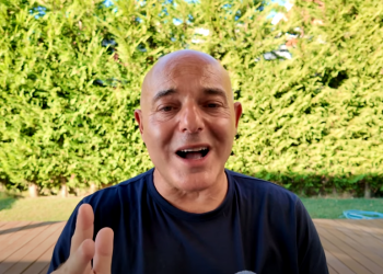 Fevziu për turizmin: Propagandë është të mbash çmime stratosferike e të nxjerrësh truprojat të kontrollojnë termuset e pushuesve. Në Dhërmi një emigranti i kërkuan 4 mijë £ më shumë se viti i kaluar në të njëjtin hotel (VIDEO)