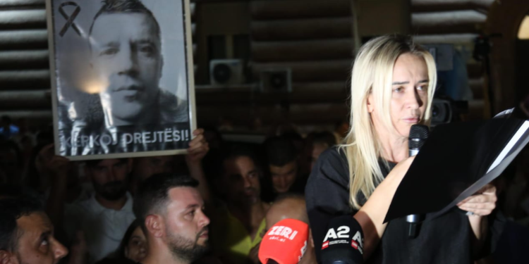 Motra e Egli Progës: Të dorëhiqet kreu i Policisë së Shtetit: Një nga vrasësit e vëllait tim fjeti gjumë dhe thirri avokatin për t’u dorëzuar