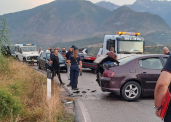 Aksidenti në Përmet, reagon policia: 3 të miturit dhe nëna e tyre janë jashtë rrezikut për jetën