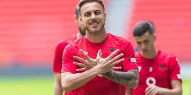 Sulmuesi kuqezi transferohet te skuadra turke