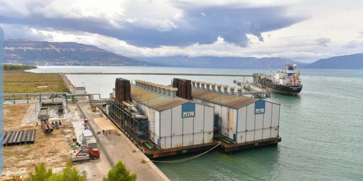 Nuk u vunë asnjë ditë në punë, por anijet termocentral në Vlorë do sigurohen për 1.8 mln euro