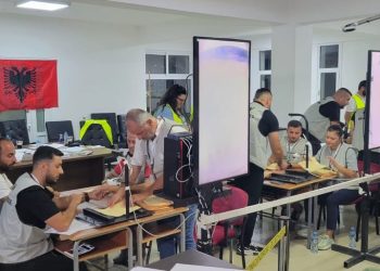 Socialistët fitojnë zgjedhjet dhe humbasin Himarën