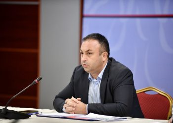 “Këmbanë alarmi”, Ministri i Brendshëm reagon pas sulmit me armë ndaj policisë