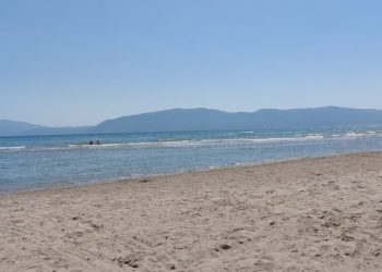 Pësoi arrest kardiak në det, ndërron jetë 41-vjeçari në Vlorë