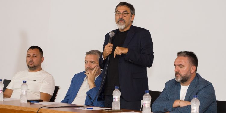 Çuçi mbledh socialistët në Sarandë: 2025 një sfidë e madhe, nisim me organizimin elektoral