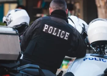 Bandë gjobëvënësish në Athinë dhe Mykonos/ Katër persona në pranga, “Koka” e grupit një 38-vjeçar shqiptar