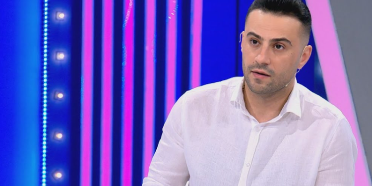 “Nëna ndërroi jetë” – Një histori e trishtë qëndron pas këngës së suksesshme “Dajo”