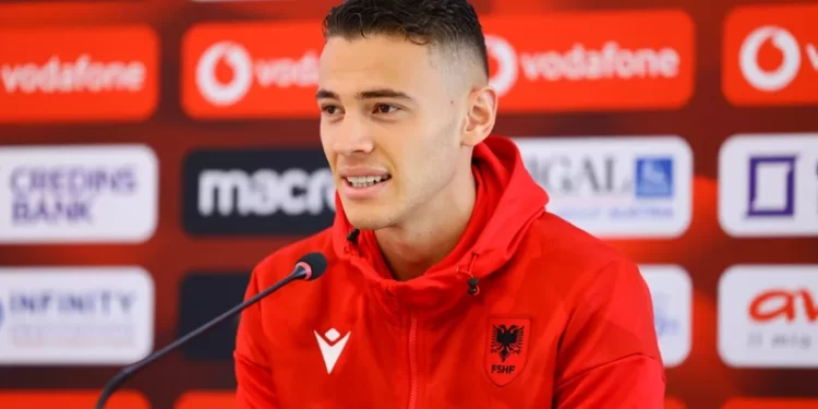 Interi i jep 10 muaj kohë Asllanit