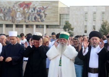 Shteti bektashi, Paskal Milo: Ka kohë që qarkullon në zyrat e Ramës! Ambasadori turk paralajmëroi Baba Mondin