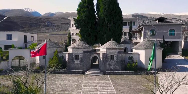 Lazaratit i takon të jetë qendra e shtetit bektashi