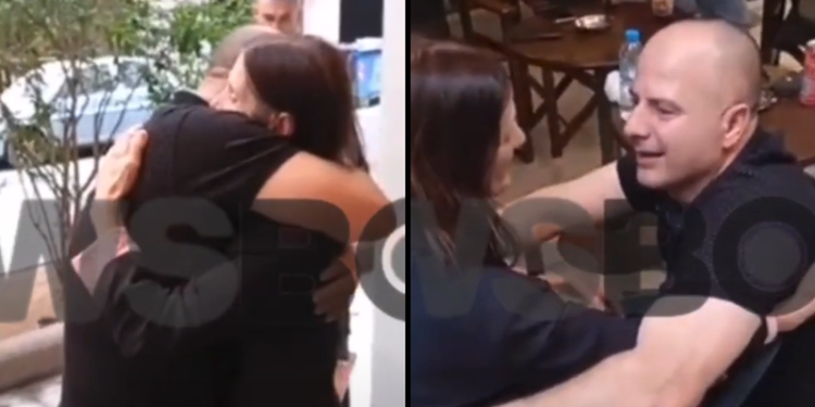 Djali ka humbur kujtesën – Momenti prekës kur nëna shqiptare e gjen në Greqi pas 20 vitesh: Të njoha menjëherë (VIDEO)