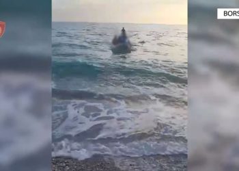 Kishte shkuar larg me not, shpëtohet turisti në Borsh