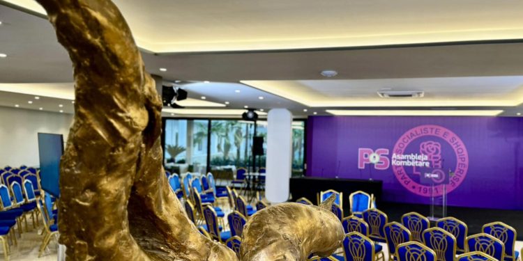 Kryeministri Rama mbërrin në Durrës, nis Asambleja  Kombëtare e PS