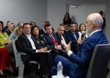 Rama takim me përfaqësuesit e shoqatave shqiptare në Nju Jork: Monedha jonë më e fortë se kurrë, Shqipëria tjetër reputacion sot në botë