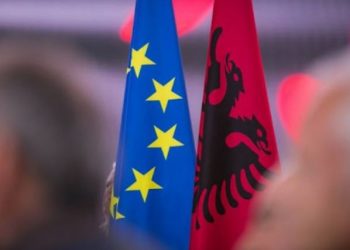 Merret vendimi/Ndahet rruga e Shqipërisë dhe Maqedonisë së Veriut drejt BE. Ja kur pritet të hapen negociatat për grup kapitujt e parë