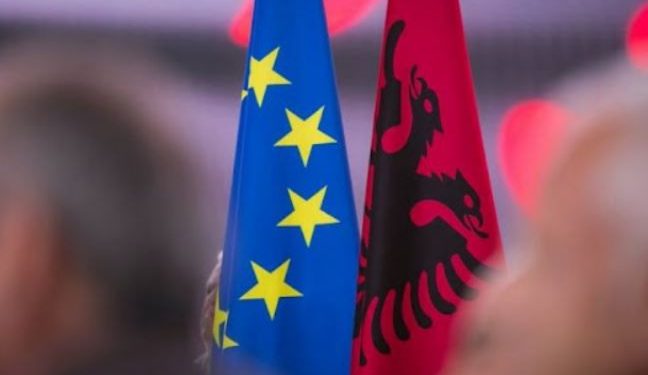 Merret vendimi/Ndahet rruga e Shqipërisë dhe Maqedonisë së Veriut drejt BE. Ja kur pritet të hapen negociatat për grup kapitujt e parë