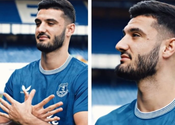 Broja prezantohet te Evertoni, sulmuesi kuqezi nuk e harron… shqiponjën (VIDEO)