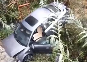 Aksident i rëndë në Ballsh, makina del nga rruga dhe bie në përrua