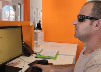 Në punë pas 10 vitesh/ I verbëri me dy fakultete punësohet në shtet: Dita më e bukur e jetës