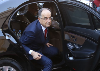 Presidenti kërkon dy makina të reja me vlerë 400 mijë euro dhe një godinë të re 4 milionë euro