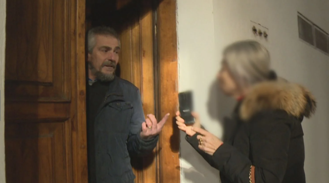 Skandali në Lushnje/ Gruaja tregon vendin brenda kishës ku bënte dashuri me priftin (FOTO)