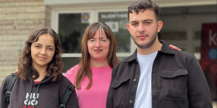 Valbona dhe Halimi, dy studentët e parë nga Presheva në Gjirokastër për këtë vit të ri akademik