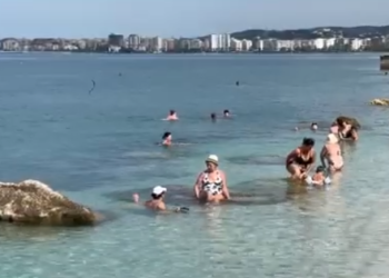 “Vera” e shtatorit në Vlorë! Qyteti është ende plot me pushues të huaj, hotelet në punë dhe në tetor