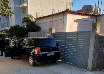 E rëndë në Borsh/ Babai godet aksidentalisht me makinë vajzën e tij 3-vjeçare