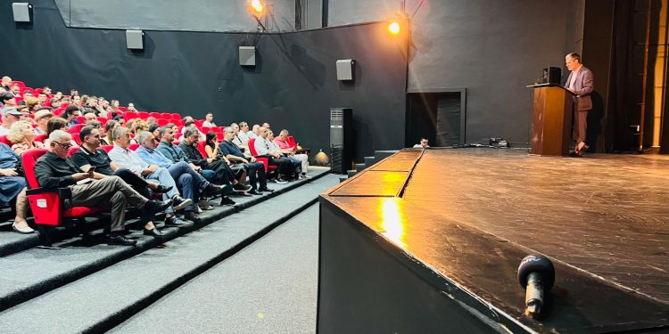 Fate Velaj i mbledh në Vlorë të gjithë, promovohet romani i tij “Mossanga”