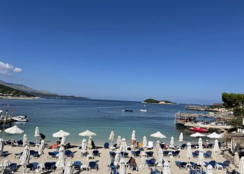 Fundjavë për plazh, temperatura deri në 32 gradë celcius