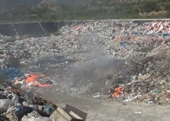 Zjarri të fusha e plehrave në Përmet, çështja shkon në Prokurori