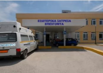 I kërkojnë 20 euro në spital, çfarë iu ndodhi papritur zjarrfikësve shqiptarë në Greqi me kolegun që çuan në spital