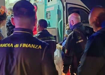 Fundoset skafi i peshkimit në Vlorë, shpëtohen dy persona