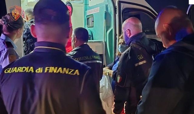 Fundoset skafi i peshkimit në Vlorë, shpëtohen dy persona