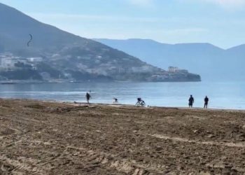 Rregullorja e re: Vlora, më shumë plazhe të lira! 120 parcela do të jenë të lira për pushuesit