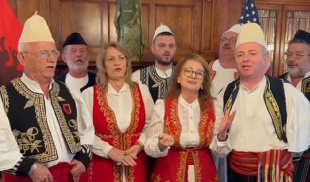 Grupi polifonik këngë labe në ambasadën tonë në SHBA: Negociatat i bekoni, Shqipërinë ta gëzoni…!