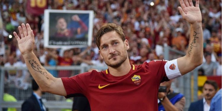 Francesco Totti drejt rikthimit në futboll në moshën 48-vjeçare, e kërkojnë 2 klube të Serie A