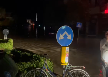 Vlora zhytet në errësirë, qyteti pa ujë dhe drita