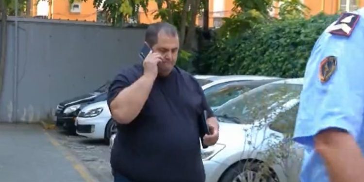 Mjeku i skandalit të Onkologjikut: Pacientët me kancer vinin vetë në klinikën time. Fillova dy punë që të mos merrja para nën dorë
