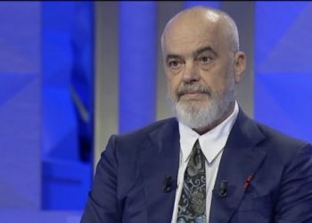 “Jam ‘peshku i madh’ se jam dy metra”, Rama i përgjigjet Kryemadhit