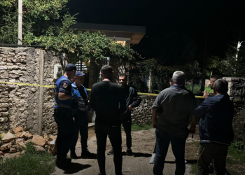Vrasje në Sarandë, 65-vjeçari goditet me shishe qelqi në kokë (Emri)