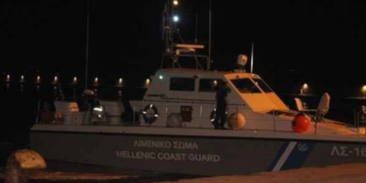 Tragjedi në brigjet greke, mbytet anija me emigrantë