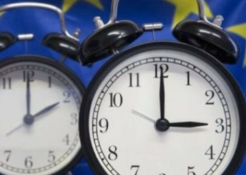 Nesër ndryshon ora, akrepat 60 minuta pas