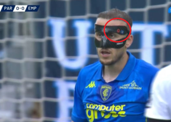 VIDEO/ Ka pësuar dëmtim në fytyrë, Ardian Ismajli mban në maskën e personalizuar flamujt e Shqipërisë dhe Kosovës