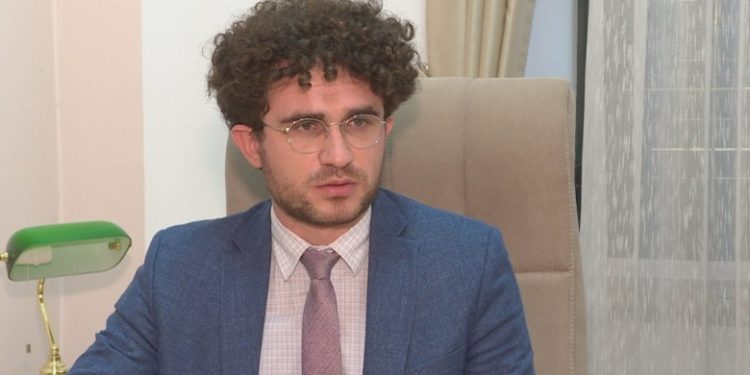 Ministri i Brendshëm shkarkon drejtorin e Përgjithshëm të Gjendjes Civile