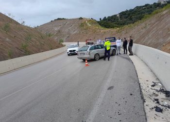 Aksident i trefishtë në rrugën Kardhiq-Delvinë (FOTO)