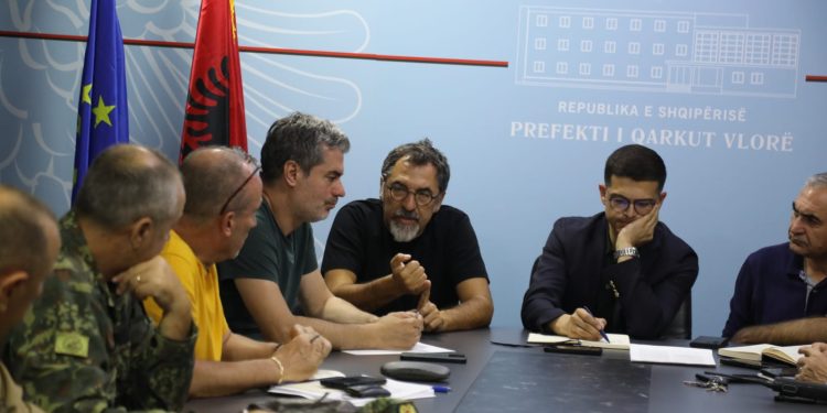 Çuçi mbledh Shtabin e Emergjencave: Kemi detyrimin dhe përgjegjësinë t’u shërbejmë njerëzve, Vlora po i rikthehet normalitetit