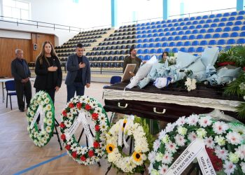 Gjirokastra nderon legjendën e futbollit. Lamtumirë Sefedin Braho! (FOTO)