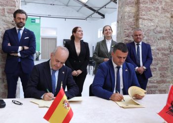 Universiteti spanjoll UNED hap filial në Gjirokastër