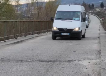 Hapet tenderi/ 35 miliardë lekë për rrugën e vjetër nacionale Fier-Ballsh-Fratar